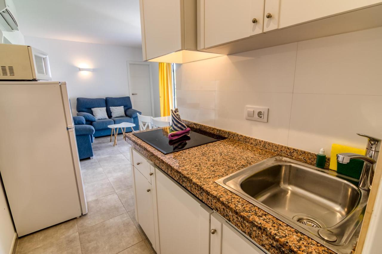 Apartamentos Las Golondrinas Cala'N Bosch  Exterior foto